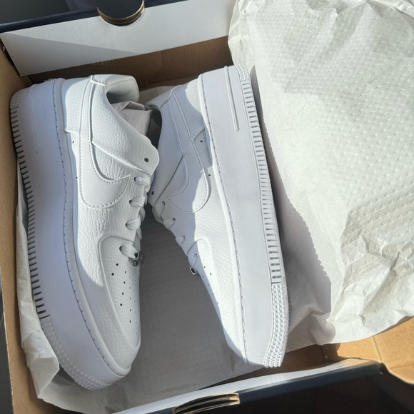 brand new in box white nike Air Force sage low in white size